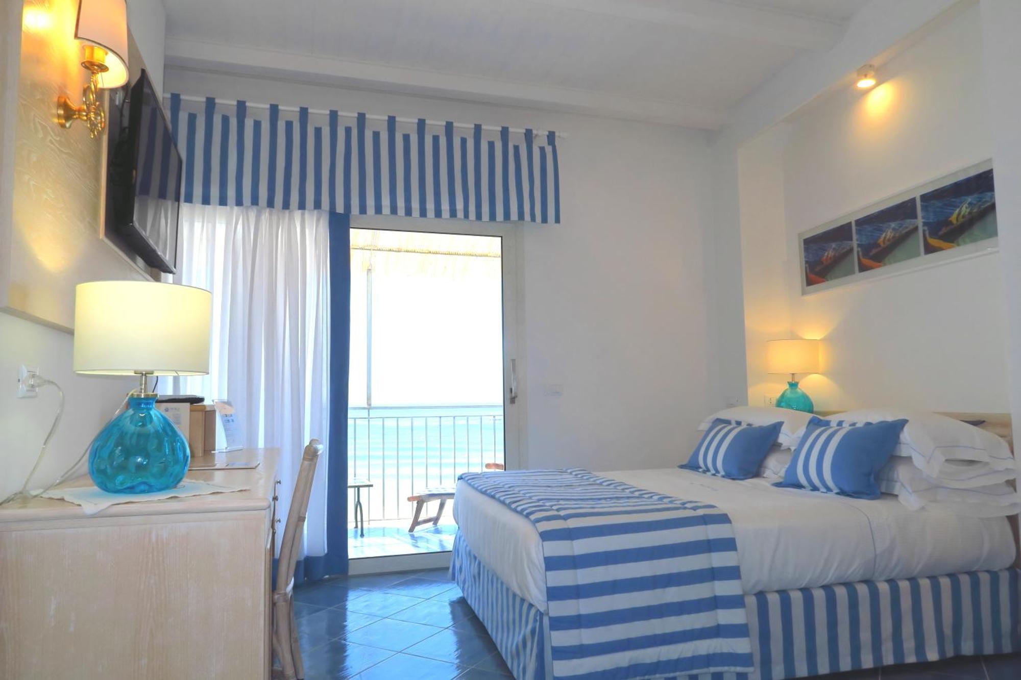 Hotel Aurora 3*